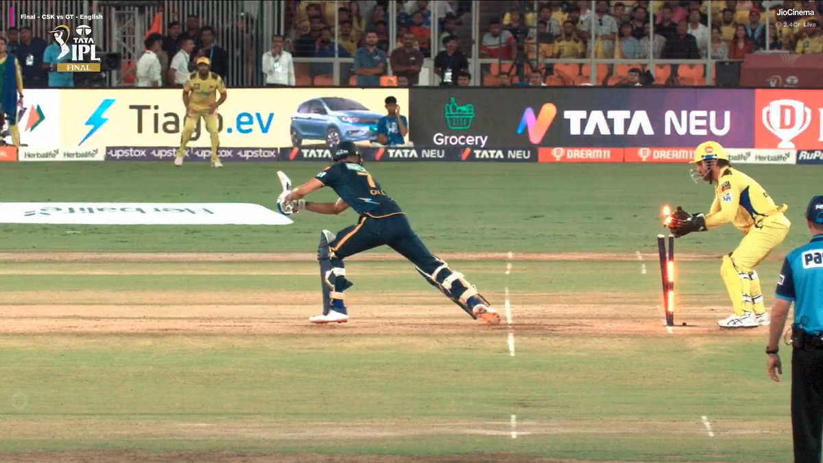KalyanCults02's tweet photo. #CSKvsGT
Dhoni🎉🎉 #gillout https://t.co/EWUtNwHH0Q