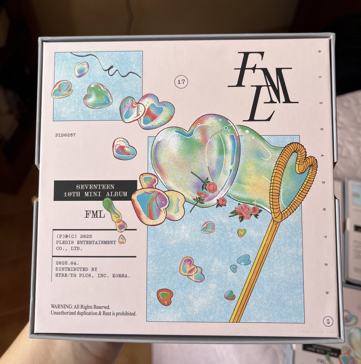 Venda/Vendo Seventeen 
✨Versão Carat FML
✨Membros Seungkwan, Woozi e Hoshi
✨Álbum somente sem os 4pc random
✨R$ 58 cada 
✨Frete incluso
✨+170 feedbacks