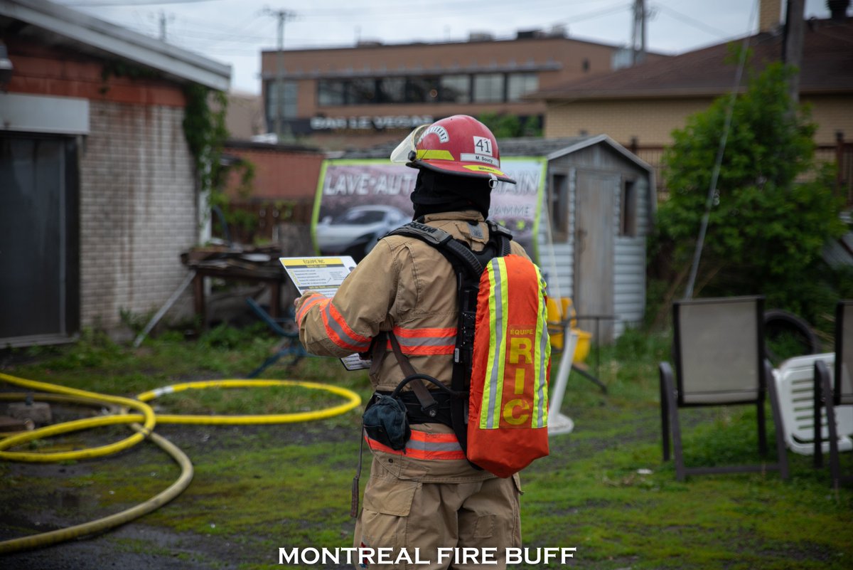 Mercredi 24 mai, les pompiers du @SSIAL_INCENDIE / @POMPIERSAPPAL ont combattu un incendie dans un lave-auto sur le boulevard Marie-Victorin à #Longueuil. L’incendie de première alarme a mobilisé une vingtaine de pompiers.