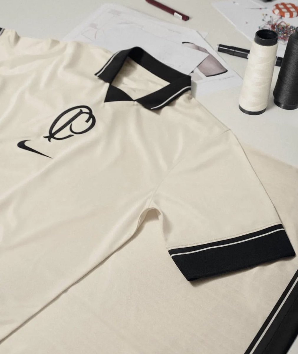 Mystery Football Shirts tweet media
