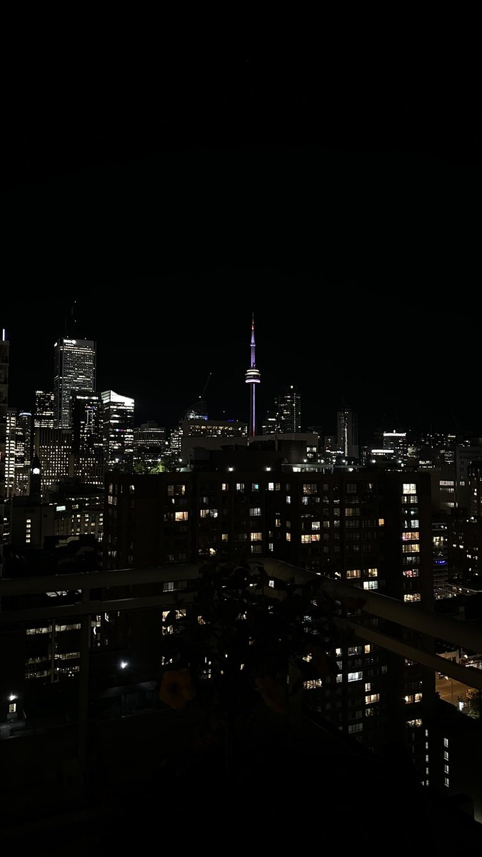 Asim6_'s tweet photo. Im glad everyone realizes now why Toronto is the greatest city in North America. 🇨🇦 https://t.co/hXTzwd6sMp