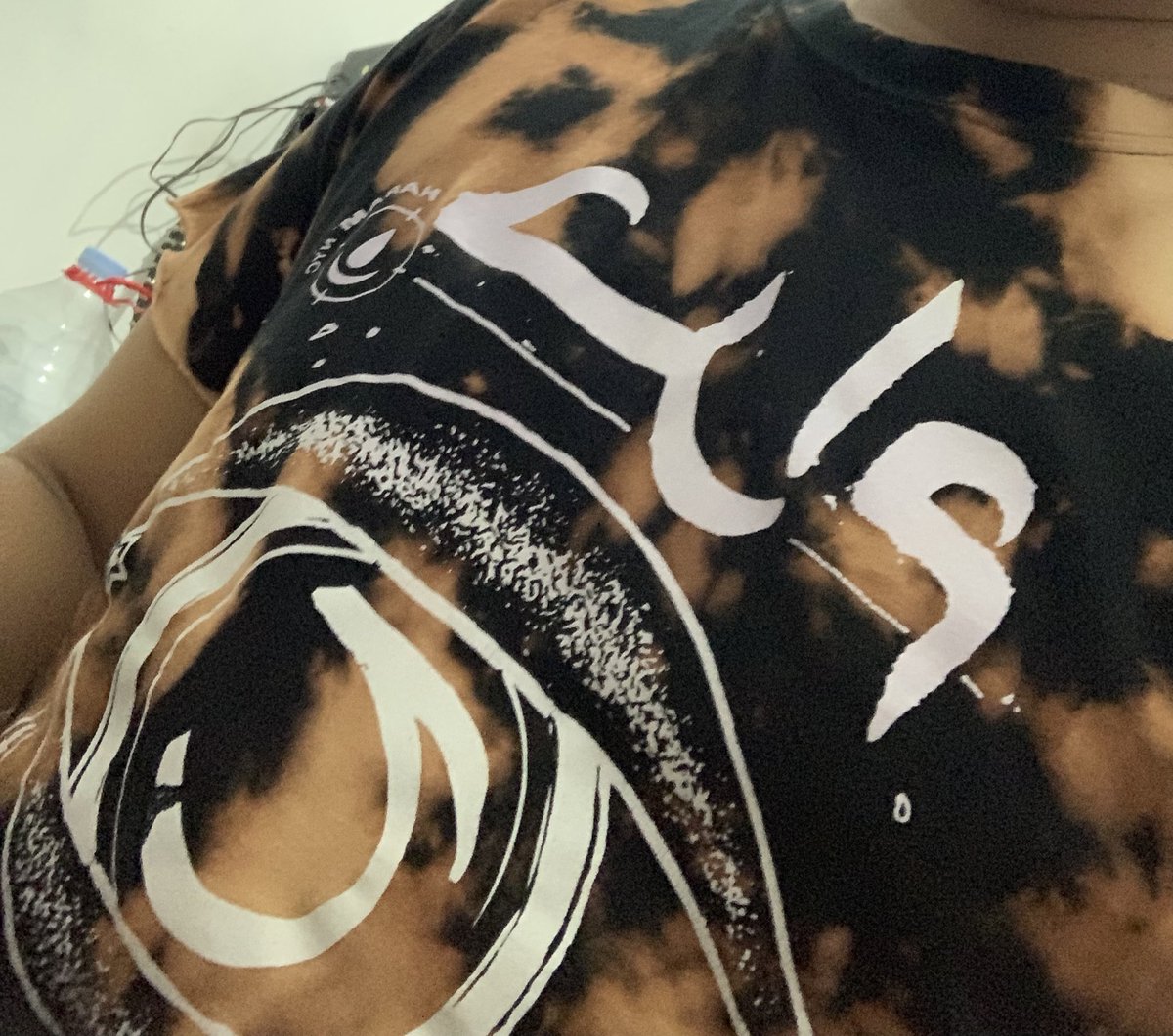 _sunshineward's tweet photo. Baju haram #YHHA https://t.co/Hhxx5jibp6