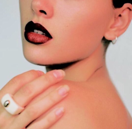 ᅠ

ᅠ⠀

ᅠᅠ

𝖠 𝗌𝗍𝖺𝗋  𝖻𝖾𝖼𝗈𝗆𝖾𝗌  𝖺  𝓼𝓾𝓷,  𝗎𝗇𝖽𝖾𝗋
𝗍𝗁𝖾   𝗉𝗋𝖾𝗌𝗌𝗎𝗋𝖾   𝗈𝖿   𝔡𝔞𝔯𝔨𝔫𝔢𝔰𝔰.

ᅠ

ᅠ⠀

ᅠᅠ