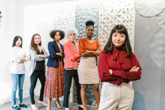 smbplans's tweet photo. 6 Income Streams That Every Woman Should Start Now |by @KishaMays   via @sheownsitco  https://t.co/I8Ynp9YKtf cc @MelissaOnline #investingtips #FemaleFounders #Selfmade #kishamays #justfearless #venturecapitalist https://t.co/rRWlyH6KHW