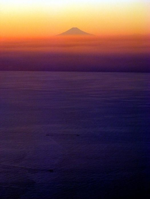 jsbelfiore's tweet photo. @flightradar24 December, 2010.  Approaching Narita for the first time (flying Japan Airlines) and seeing this sight out of my window. https://t.co/wKFmcrz9Xv
