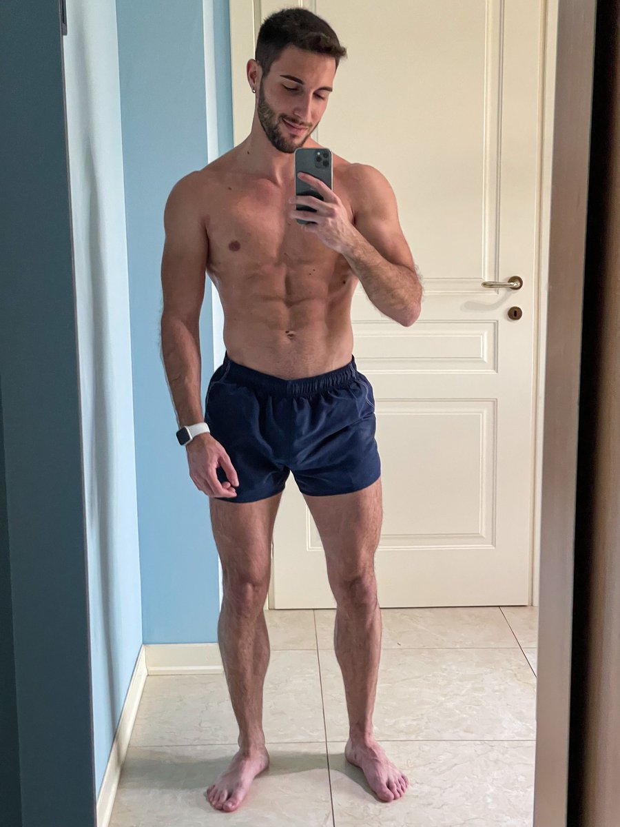 alessandrograss's tweet photo. Stasera che mi faaaaai?🌊🏄

ig: alessandro_gras
https://t.co/P8efspj3Zm https://t.co/ohF1ed7YS8
