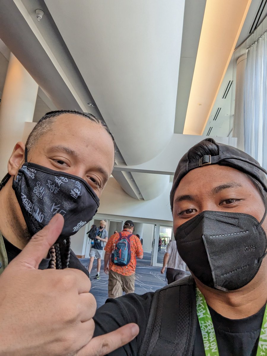YinChipz's tweet photo. Got to meet my favorite commentator and player for #UMVC. @IFCYipeS for always bringing people in and keeping it hype everytime and @RayRay19wun being one of the reasons I picked up magneto. Glad I came to watch support @GQDang @CBK515 @Camtendo #CB2023 #ComboBreaker2023 https://t.co/aAORLL0rfz