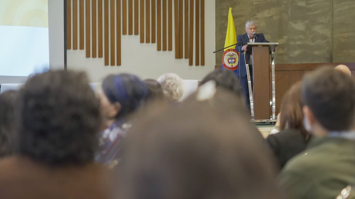 "La combinación de la experiencia con  el Sisbén, junto con la pandemia, nos permite llegar hoy con satisfacción al #RegistroSocial como un instrumento cada vez más poderoso para mejorar la política pública": director #JorgeGonzález en el lanzamiento oficial del Registro Social🏠