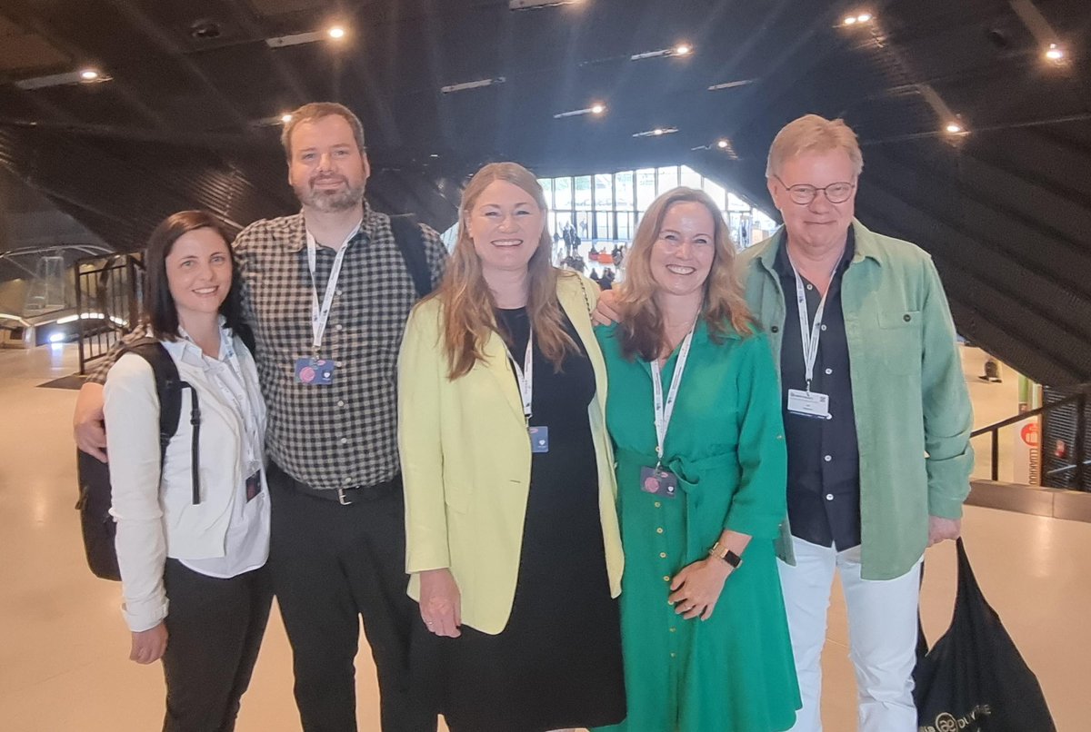 Siw Tone Innstrand (@siwtone2) on Twitter photo Presenting <a href="/hwork_eu/">H-WORK_EU</a> with good colleagues @MaritC8 <a href="/mdabarco/">De Angelis Marco</a> <a href="/MarisaSalanova/">Marisa Salanova</a> et al. at <a href="/EAWOP/">EAWOP</a> . Thanks to everyone for making this such a memorable experience! Presenting <a href="/hwork_eu/">H-WORK_EU</a> with good colleagues @MaritC8 <a href="/mdabarco/">De Angelis Marco</a> <a href="/MarisaSalanova/">Marisa Salanova</a> et al. at <a href="/EAWOP/">EAWOP</a> . Thanks to everyone for making this such a memorable experience!