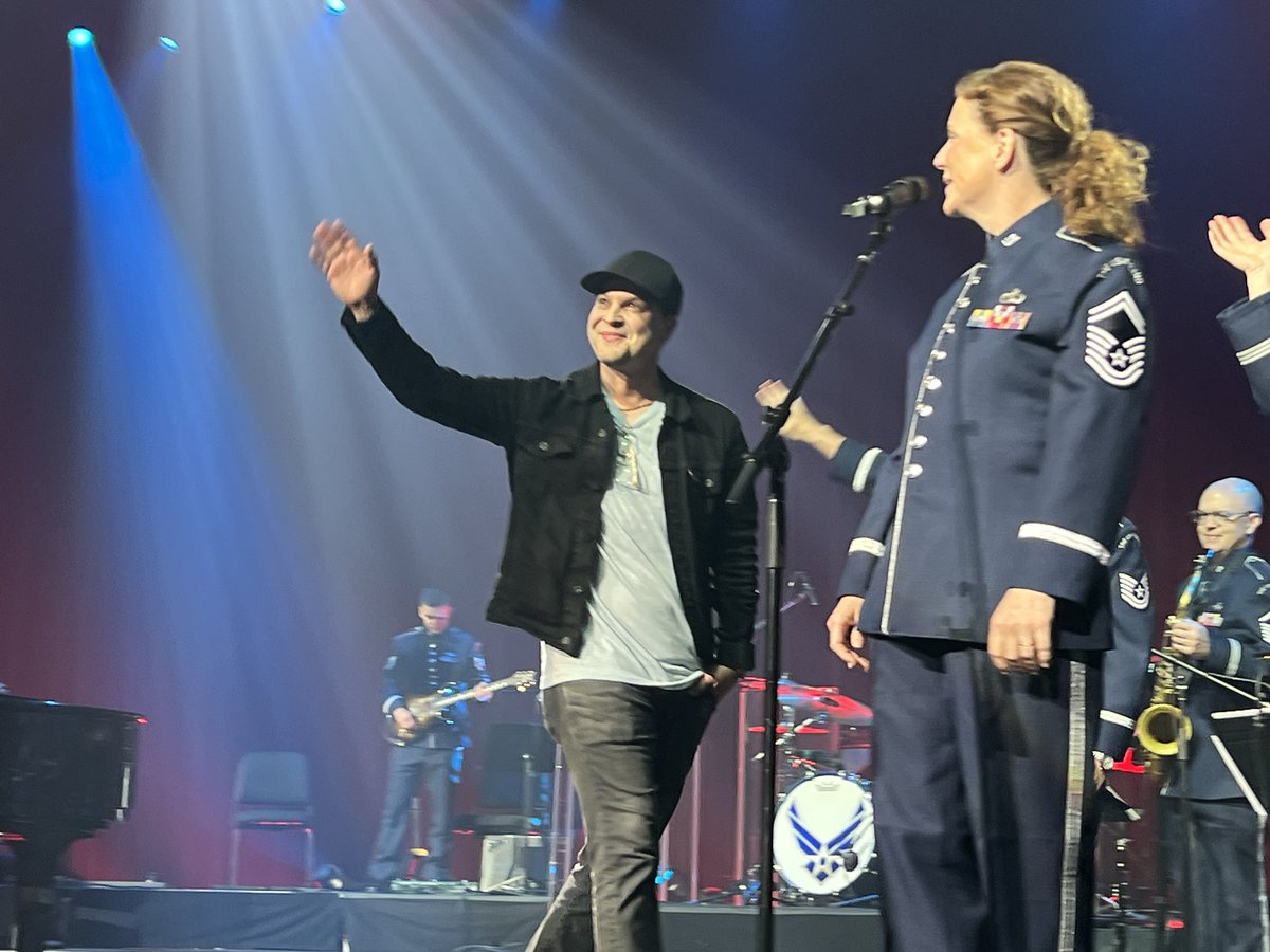 bernincove's tweet photo. #ASalutetoService Great show with #theunitedStatesAirForceBand
& @GavinDeGraw #mgm get well soon! #piano #concerts #military #airforce #MemorialDay2023 https://t.co/qU5nFHOARC
