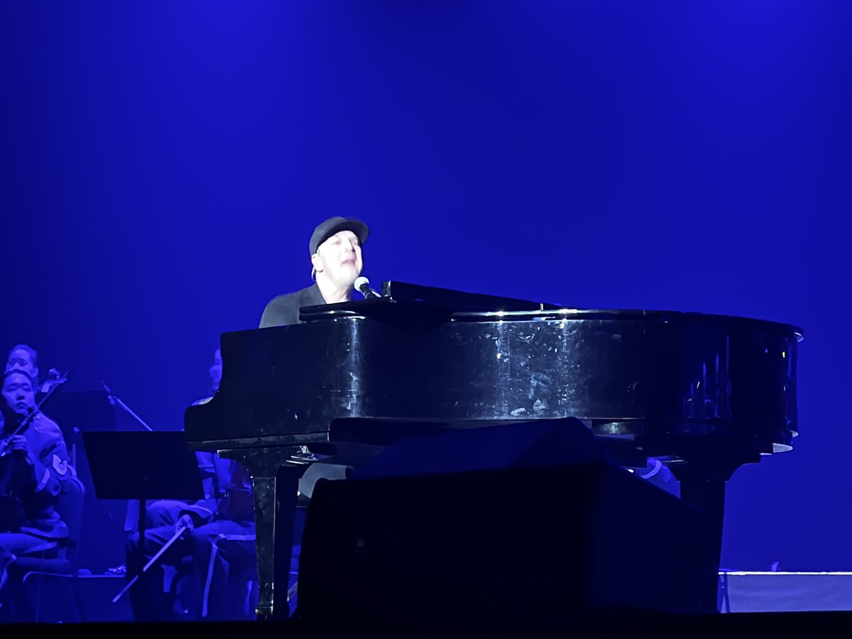 bernincove's tweet photo. #ASalutetoService Great show with #theunitedStatesAirForceBand
& @GavinDeGraw #mgm get well soon! #piano #concerts #military #airforce #MemorialDay2023 https://t.co/qU5nFHOARC