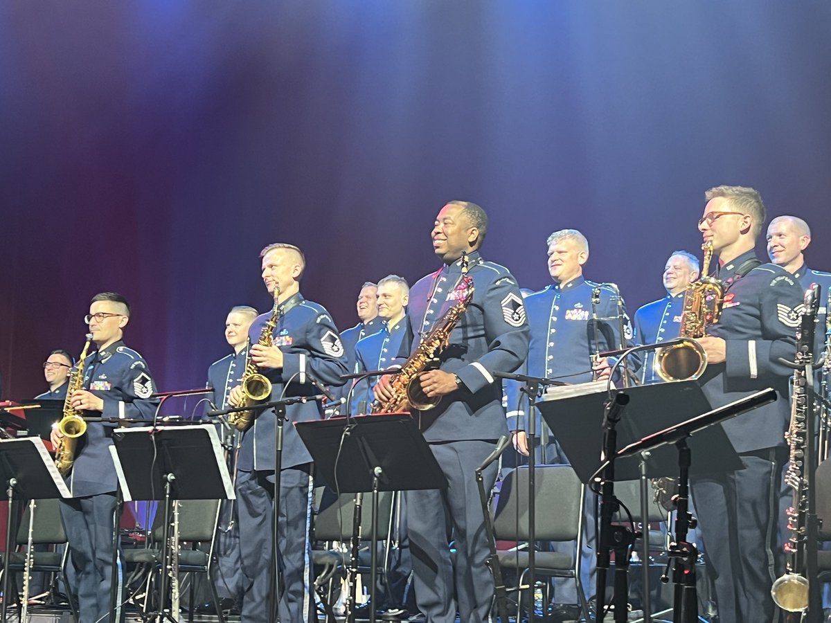 bernincove's tweet photo. #ASalutetoService Great show with #theunitedStatesAirForceBand
& @GavinDeGraw #mgm get well soon! #piano #concerts #military #airforce #MemorialDay2023 https://t.co/qU5nFHOARC