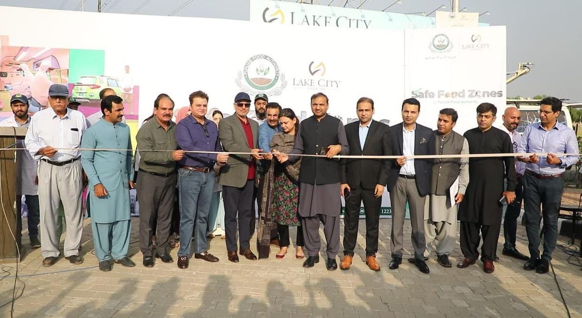 PFAHQOfficial's tweet photo. #Big day in the history of #Lahore, DG PFA launched #SafeFoodZone
Starting from #LakeCity, every gated community & food court will be declared safe after completing a detailed rectification process
#PFA #Food #foodsafety #health #hygiene #SoPs
@CS_Punjab https://t.co/LWfFGDgaJS