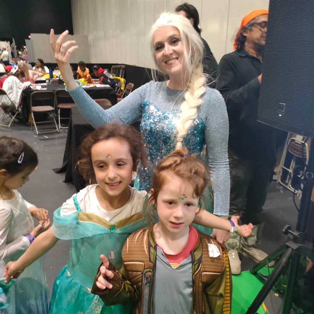 TheQuestNPC's tweet photo. ...they loved singing and dancing with the always-superb Elsa https://t.co/IJzEOd7E11 https://t.co/Vfc0iXngC3