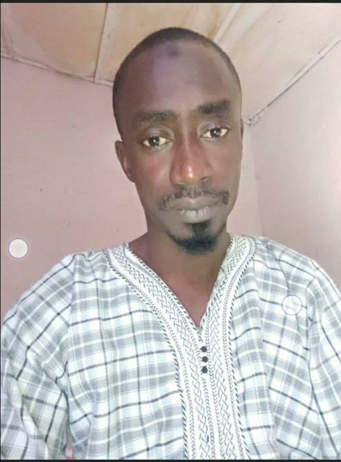 laciiriehaako's tweet photo. En Mauritanie la police tue ! 
Il y'a quelques mois de cela la police avait ôté la vie d'un activiste du nom de Souvi en le torturant inhumainement. Il s'en est suivit des manifestations un peu partout dans la  Capitale à NKTT. 
Et ce matin une triste nouvelle  m'est parvenu: https://t.co/LW7n4iooyI