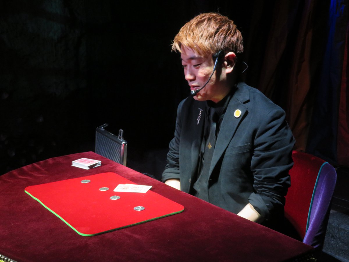 yoyokade's tweet photo. 六本木オズマンド 2023.5.28
今回izumaさんとのコラボで初��て一星さんの演技を堪能しました。カード、コイン、キューブすべて素晴らしく、私のスマホカメラを使ったカード当てには驚愕しました✨♦️♠️♥️♣️
#摩耶一星
#MayaIssey
#izuma #RoppongiOSMAND #オズマンド https://t.co/FApGsZPyK5