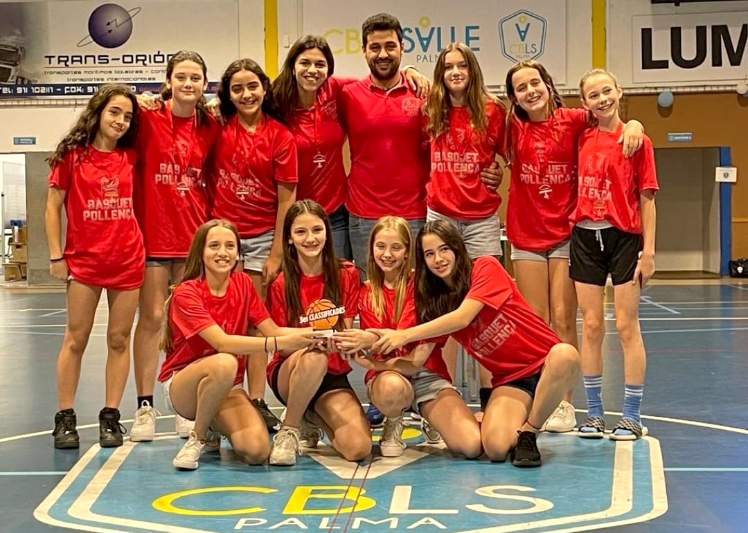BasquetPollensa's tweet photo. 🗞️El mini masculí del CB Colonya Pollença, campió de Mallorca, lluitarà per ser el millor equip de Balears

👉 Les minis han aconseguit la tercera posició al Campionat de Mallorca en categoria femenina

https://t.co/RgznBzKIrJ https://t.co/0ymM1lBrhG