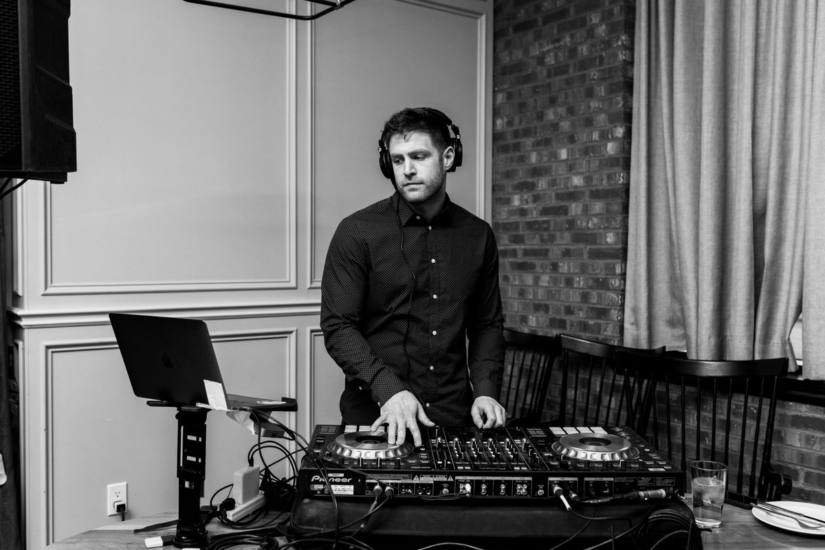 3 things you need to consider when choosing the right DJ for your event: 

1. Experience / Musical styling
2. Contingency plans
3. Investing in quality

Read more here: shorturl.at/aixQU

#DJ #eventDJ #weddingDJ #corporateDJ #corporateevents #eventplanner
