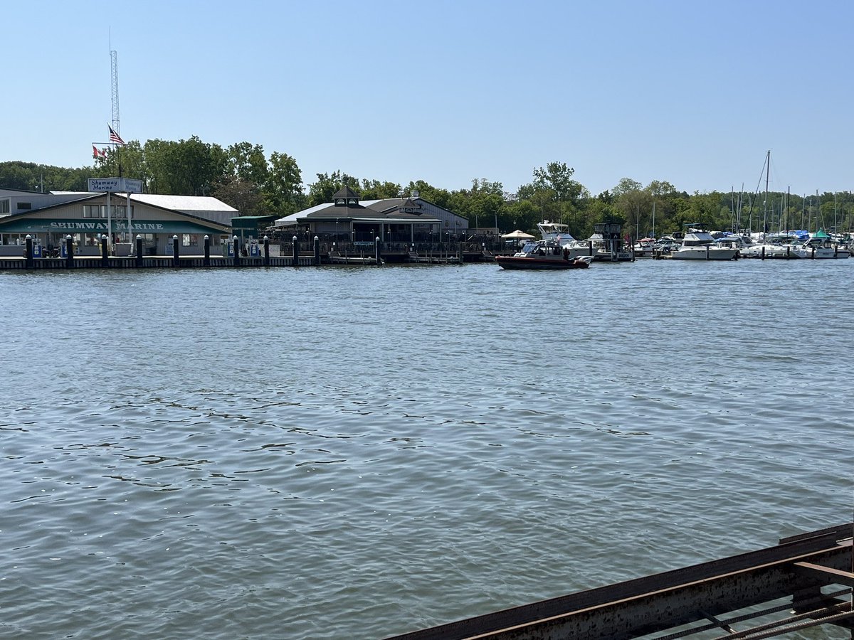 The US Coast Guard has been doing slow passes in the Genesse River for at least at past 15 minutes.Not sure if they are looking for something. River traffic for other boats remains open. The RFD also has a boat here & have been in and out of the Shumway Marina Docks @News_8 #roc