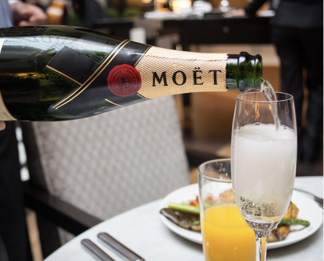 daniellevyCEO's tweet photo. A little bit of late lunch drinky poo’s to toast my old mate ‘Turncoat Poch’ !
Here’s to another profitable (I mean successful) season ahead🥂
#ttid #coys #yids #spurs #tottenham
#anotheryear #noeuropeanfootball #mongetout #ChelseaFC #bigsam https://t.co/iHmMQ3Pf7d