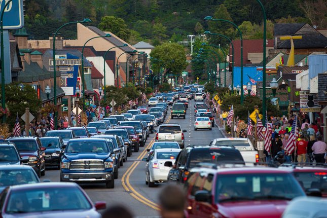 RideAllNightYT's tweet photo. Spent some time in Gatlinburg yesterday and just thinking about how awesome that area would be if Parkway didn’t cut straight through it. https://t.co/nVrbhwKLyr