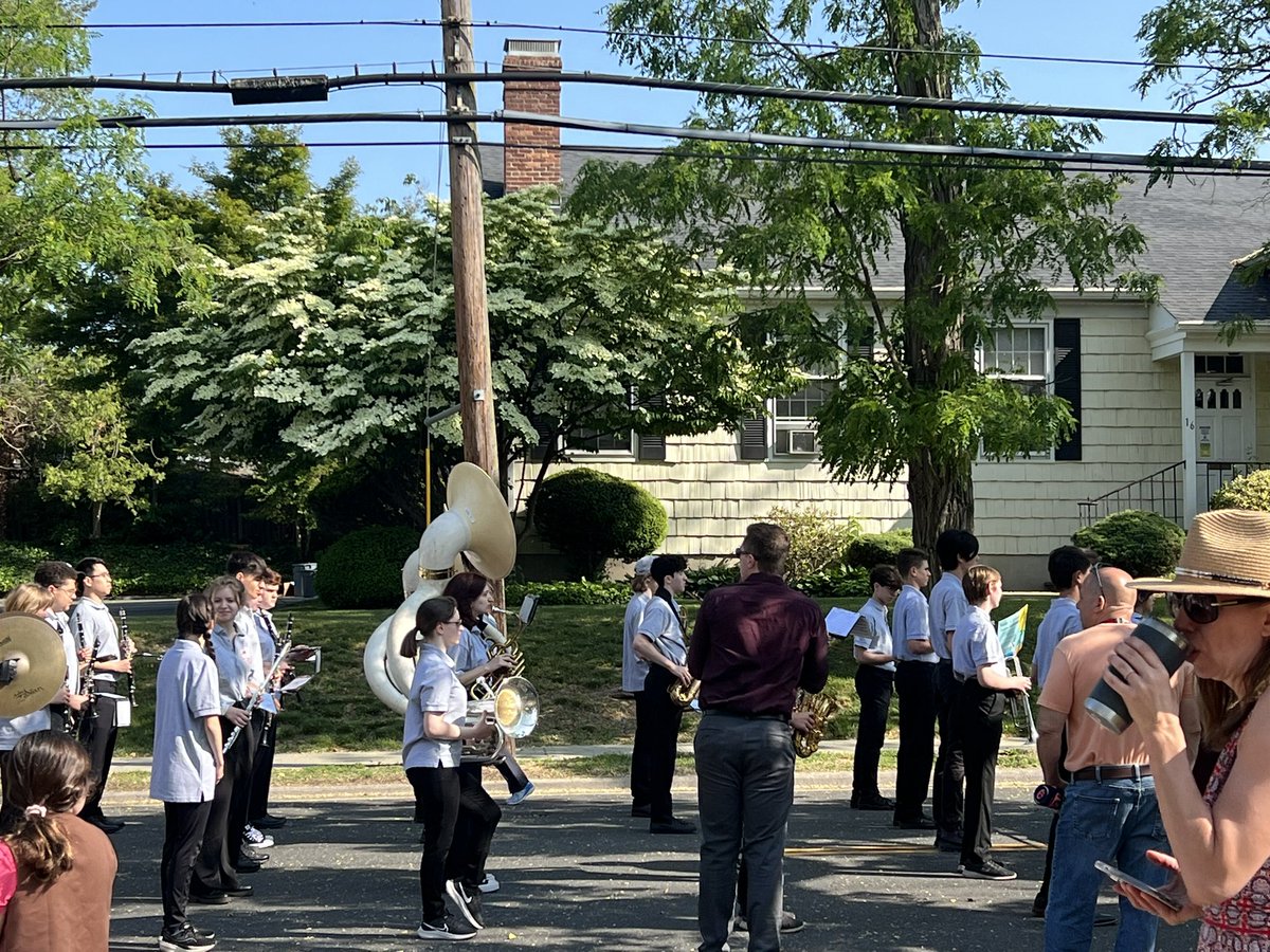Happy Memorial Day!! Great to see <a href="/nshorehsband/">North Shore HS Band</a> at the Glen Head parade too! 🇺🇸<a href="/NSArts1/">North Shore Fine & Performing Arts</a> <a href="/SHELLNORTHSHORE/">North Shore CSD</a>