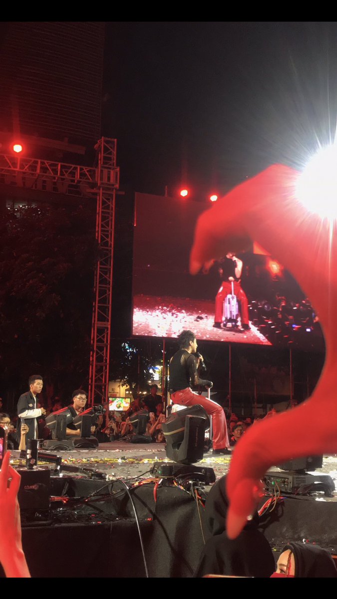 mAy_II_XII_97's tweet photo. 05-05-2021/ 21-05-2023 ✍️💃📸 sau ngần ấy time THƯƠNG ANH lần này cũng được gặp Anh trong đời 💝   Mãi yêuu 
#GUCCIxSonTungMTP

@sontungmtp777 #SonTungMTP
#Skymtp https://t.co/xkeA90YYfp