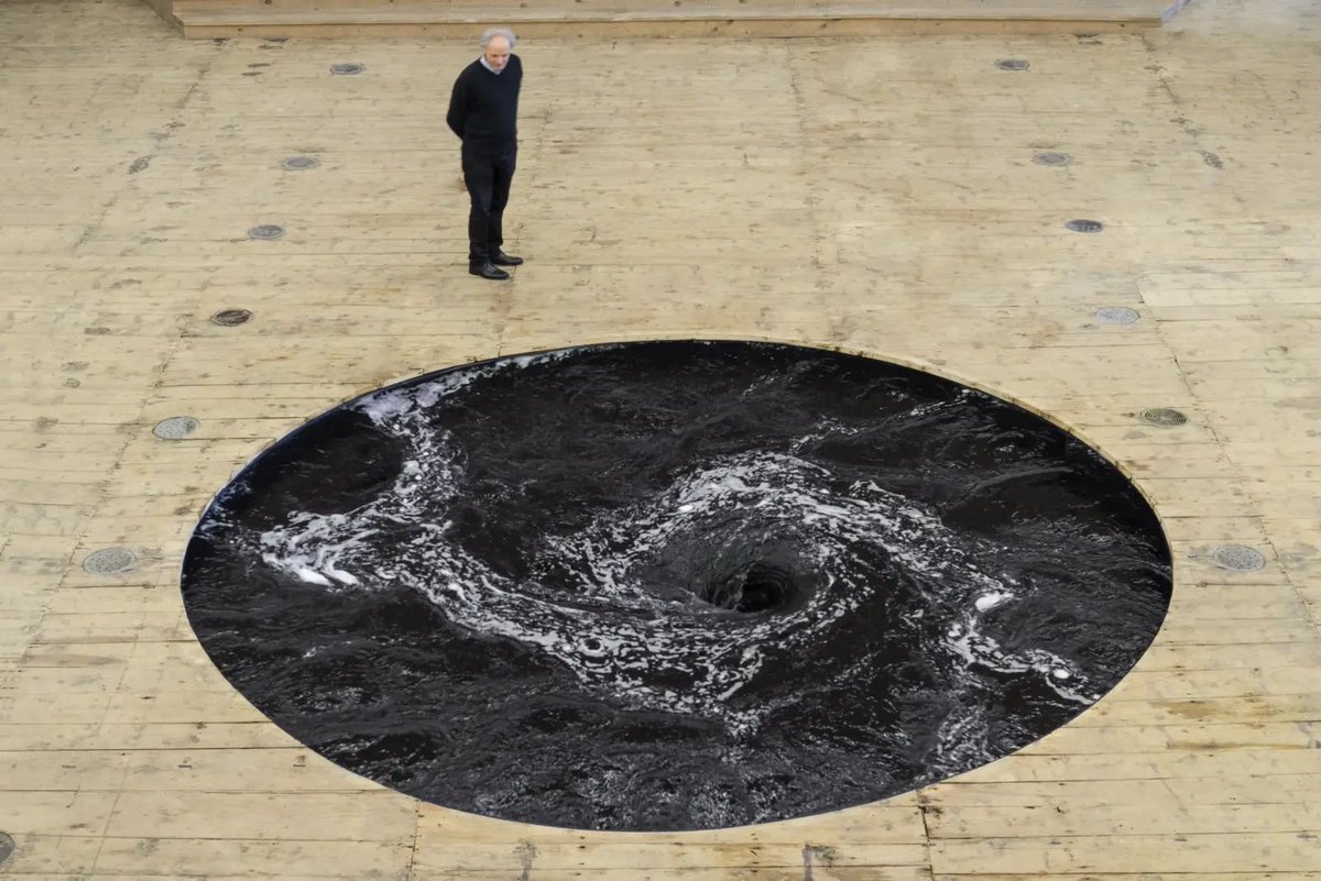 The art reference in DESLM MV comes from Anish Kapoor.

“Descension as the whirlpool of black water but also of our darkest feelings, as if all our fears, vulnerabilities, unwanted emotions, are stuck in an endless maelstrom, circulating around a drain towards the unfathomable.”