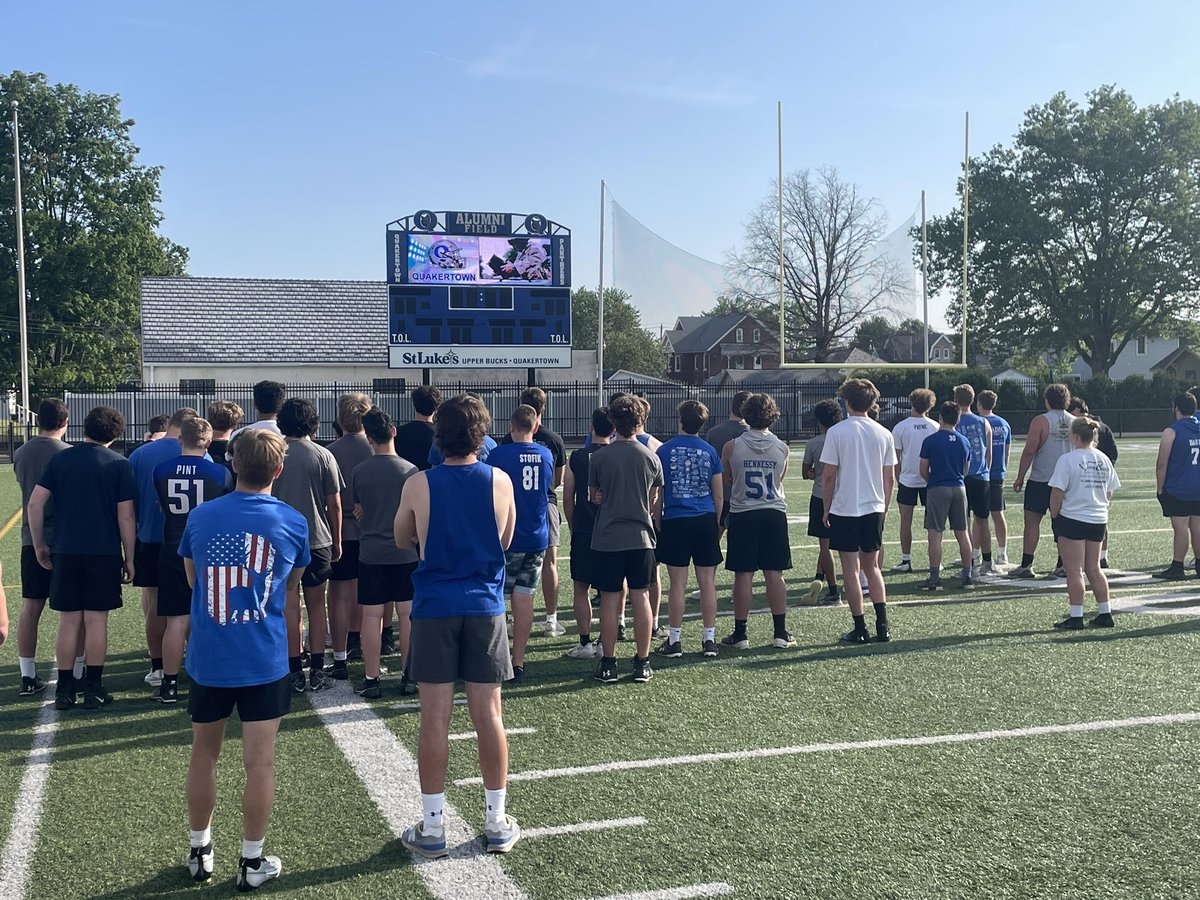 QPantherFB's tweet photo. Today is a day we remember and honor all of the great men and women who made the ultimate sacrifice for our freedom. We got out early this morning to run our annual Memorial Day Murph in honor of those men and women! #AllGiveSomeSomeGiveAll🇺🇸🇺🇸 #PPF🐾 https://t.co/LFIrlKLssH