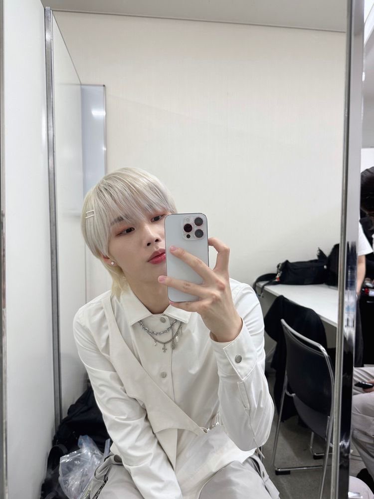 lili ᧔᧓ tweet media