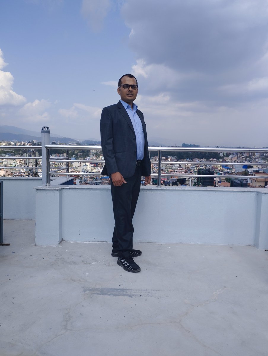कोहि भन्छ राजा आउ, कोहि भन्छ राजा जाउ । हामी भन्छौ देशलाई संम्बृद्दिले सजाउ । पन्ध्रौं गणतन्त्र दिवसको सबैलाई शुभकामना 🌹💐🥀🌺🙏🙏