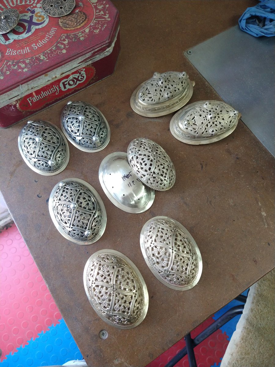 eblueaxe's tweet image. It is that wonderful time of the year when the turtle brooches begin to come ashore in pairs to breed! A pair of P51s seem to have joined onto this school of P42s for protection #vikings #vikingage #earlymedieval #livinghistory #reenactment #experimentalarchaeology