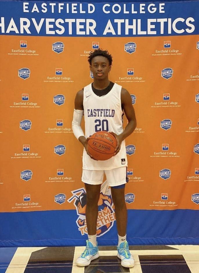 Coachcip22's tweet photo. Happy Birthday @_Jeremiahhh ‼️

I pray that this one is the best one yet. Love you! #TOE https://t.co/mLlPGkFTvy