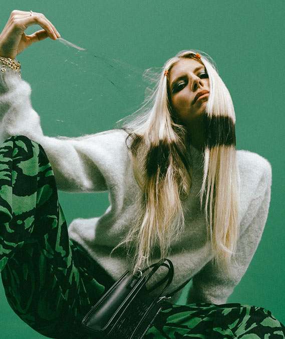 Five acts you shouldn't snooze on at <a href="/Primavera_Sound/">Primavera Sound</a> Barcelona, from <a href="/SEVDALIZA/">SEVDALIZA</a> to <a href="/heisrema/">REMA</a>, <a href="/vhoorvictor/">vhoor</a>, <a href="/heinali/">Heinali</a> and <a href="/gangesmusic/">GANGES</a> musicmap.global/article/primav…
words by @RoxyVandershah