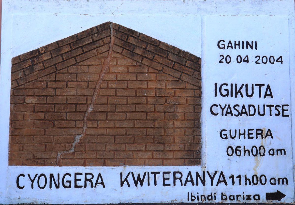 KayonzaDistrict's tweet photo. Nyuma y'ibiganiro hasuwe Rwiyemezamirimo wubatse amacumbi y'abanyeshuri biga muri @UR_CoE ,uruganda Shangi rutunganya ifu ya #Kawunga, ubukerarugendo bushingiye ku Iyobokamana kuri EAR Gahini , Urukuta rw'Ibitangaza, Imbuto z'Amahoro basoza basura Jambo Beach . https://t.co/BgL6PwStB6