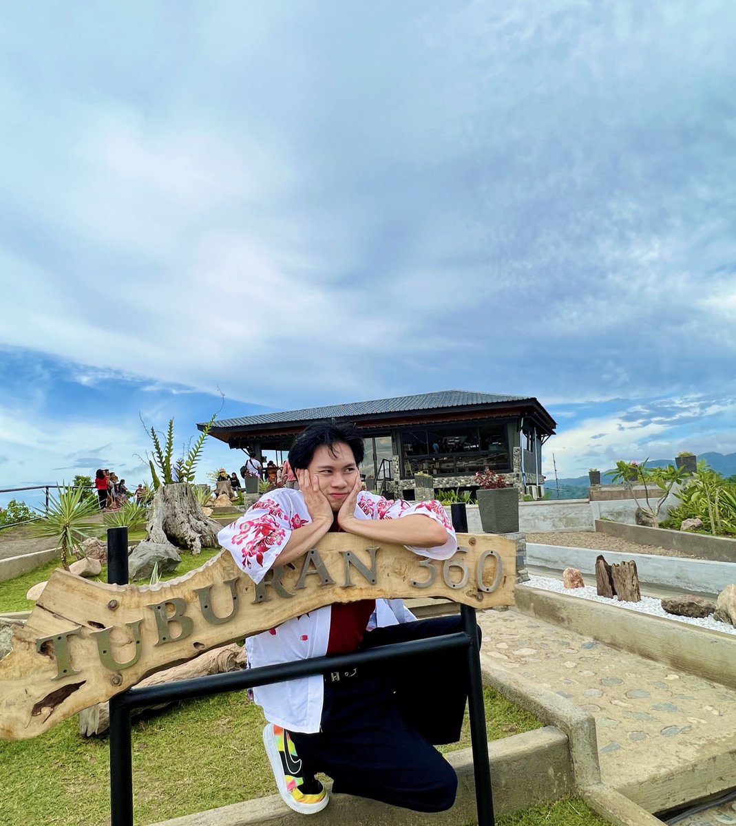 owhen_ranger's tweet photo. Tuburan 360, a Mountain Cafe and Restaurant. An Agro Forestry & Ecotourist Farm with 360 panoramic view of the mountains.
📍Kabangkalan, Tuburan, Cebu
🕛10AM-7PM Tue-Sun
For more info message them on FB: Tuburan 360
#TravelPh
#OwhenRanger
#Tuburan360
#SupportLocal https://t.co/oLTwQP6j0G