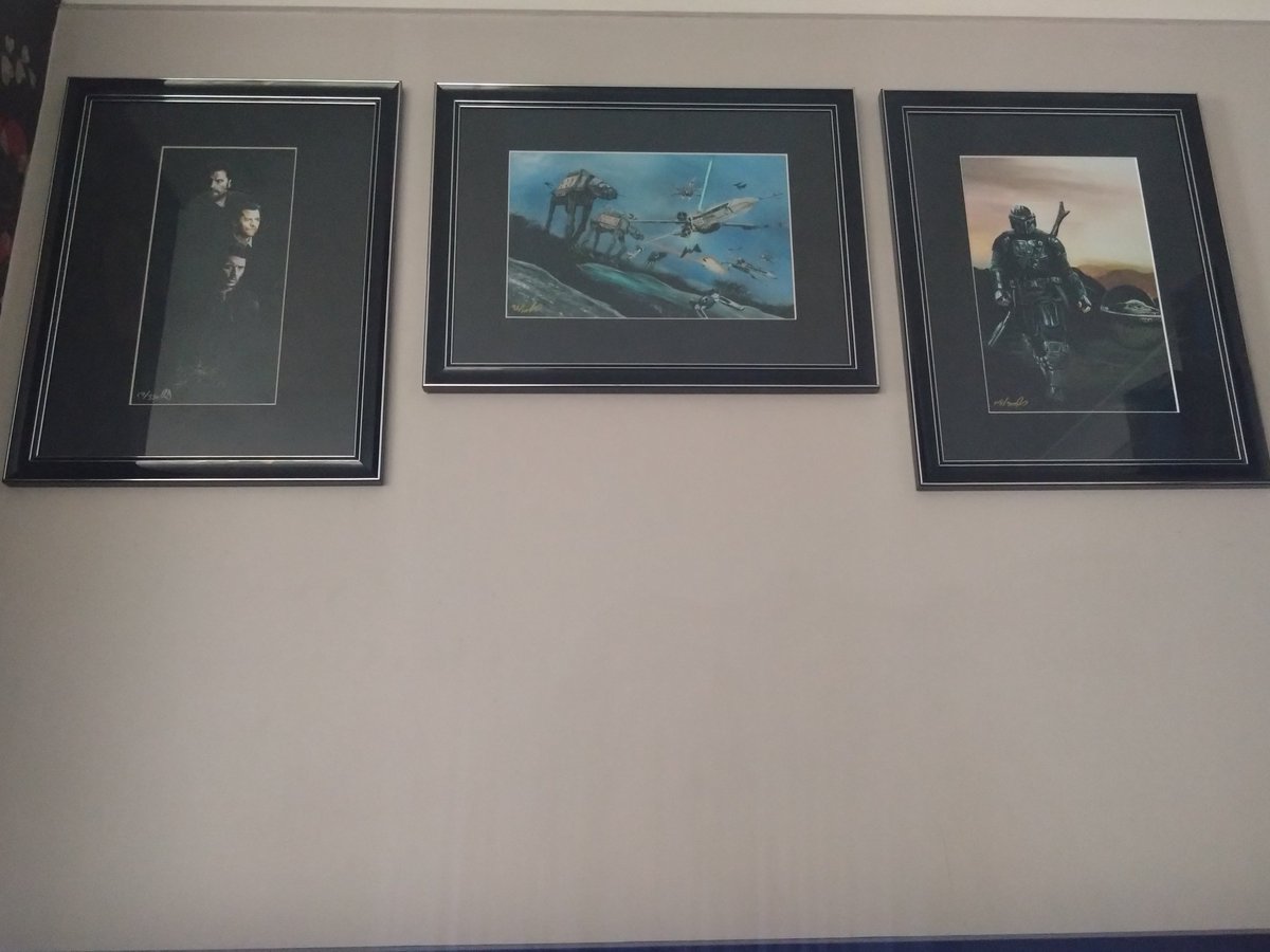 barryflack1's tweet photo. Bought some sci fi art at the MCM comic con yesterday framed them and put them up I think they look good
#cmartworks #mandolorian #MCMComicCon #MCMLondon #StarWars #Supernatural  #jensonackles #JaredPadalecki #mishacollins https://t.co/72Ifs3A3xC