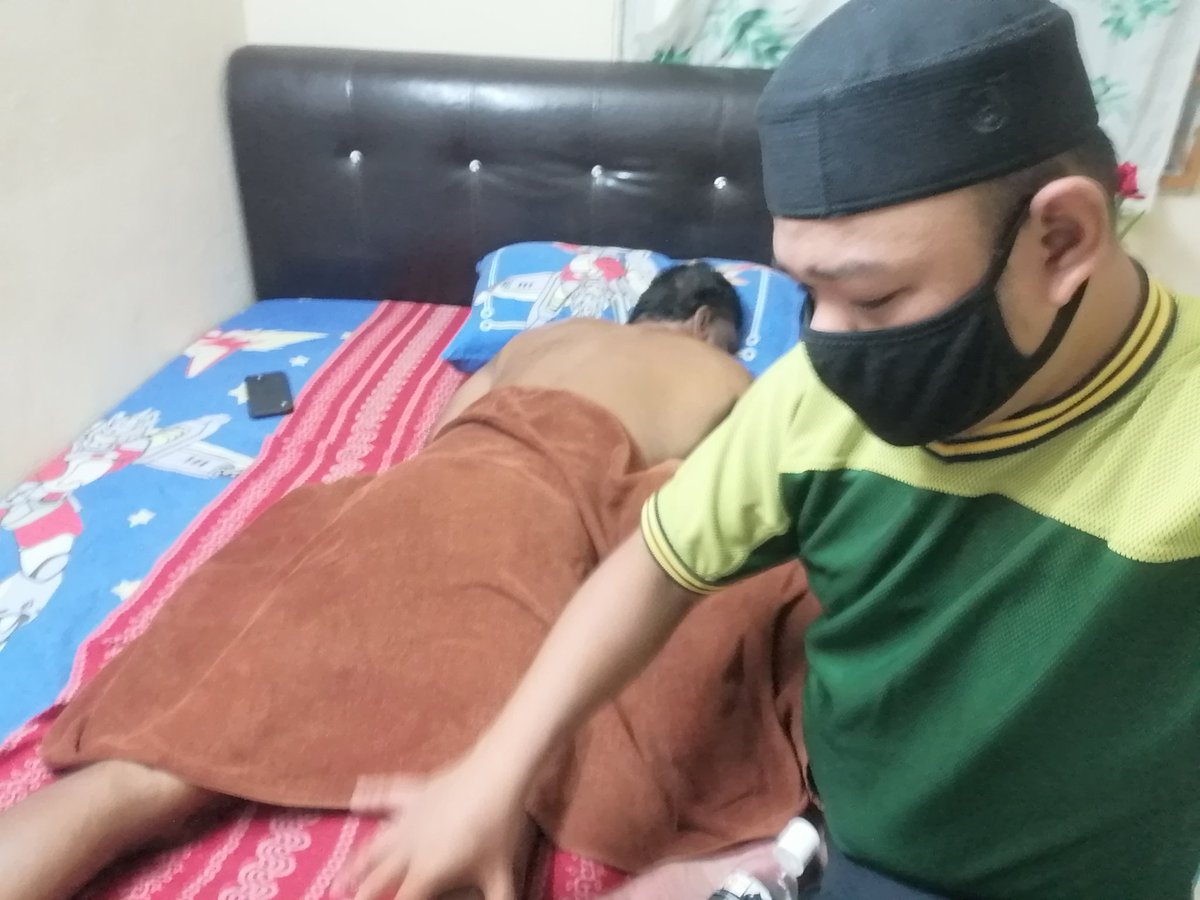 waksahrul188's tweet photo. 🌹PENANG GEORGETOWN 
TQ Bos dtg URUT 
Urut badan lenguh lenguh,letih,penat, lesu, susah tido, sakit badan,buang angin,tuk pelancaran darah&amp;urut batin
☎️ https://t.co/w2Txxilsoq https://t.co/pPOcIhoxRN