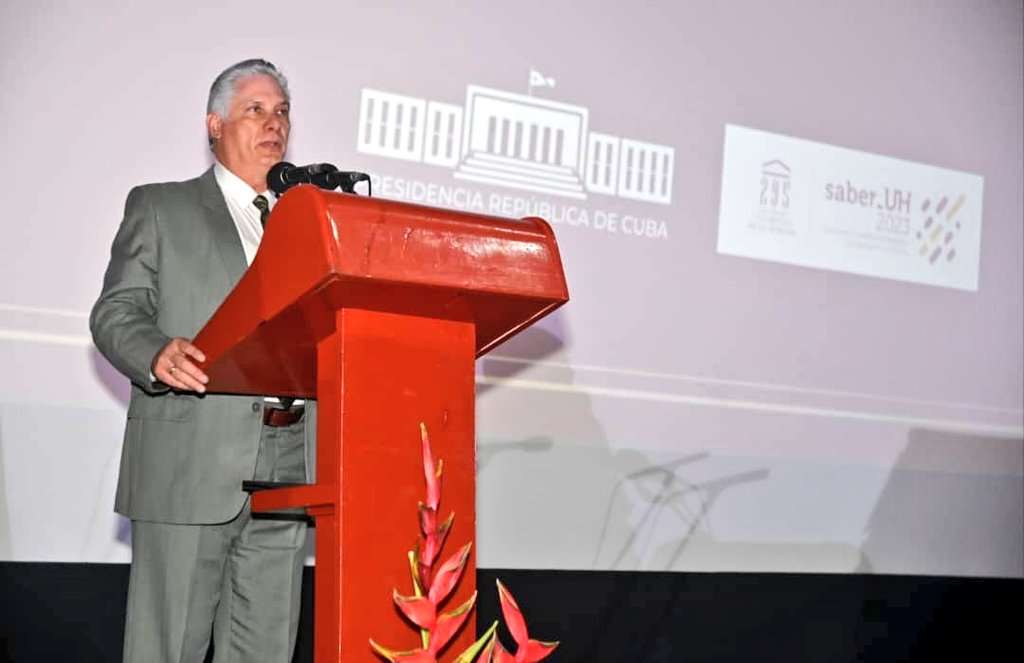 DiazCanelB's tweet photo. Gracias a la @UdeLaHabana por darme el honor de abrir su convención científica Saber-UH 2023. Hemos aprendido que la ciencia y la innovación tienen respuesta para todo, por eso son pilar para el sistema de gestión de nuestro gobierno. En ese camino las universidades son clave. https://t.co/dr62kjAy13