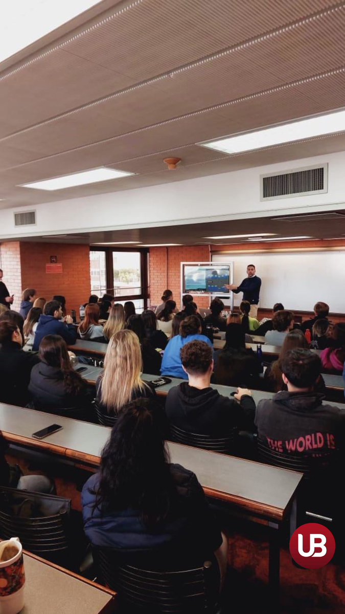 COMUNICACIÓN ESTRATÉGICA: EL CASO DE YPF 🙌🏼
👉🏻Hoy tuvimos la oportunidad de conocer a Santiago M. Carreras, Gerente de Relaciones Institucionales en <a href="/YPFoficial/">ypfoficial</a>
Excelente charla, muy interesante 👏🏼
Gracias por tu tiempo <a href="/CarrerasSM/">Santiago M Carreras</a> 
<a href="/ubeduar/">Universidad de Belgrano</a>