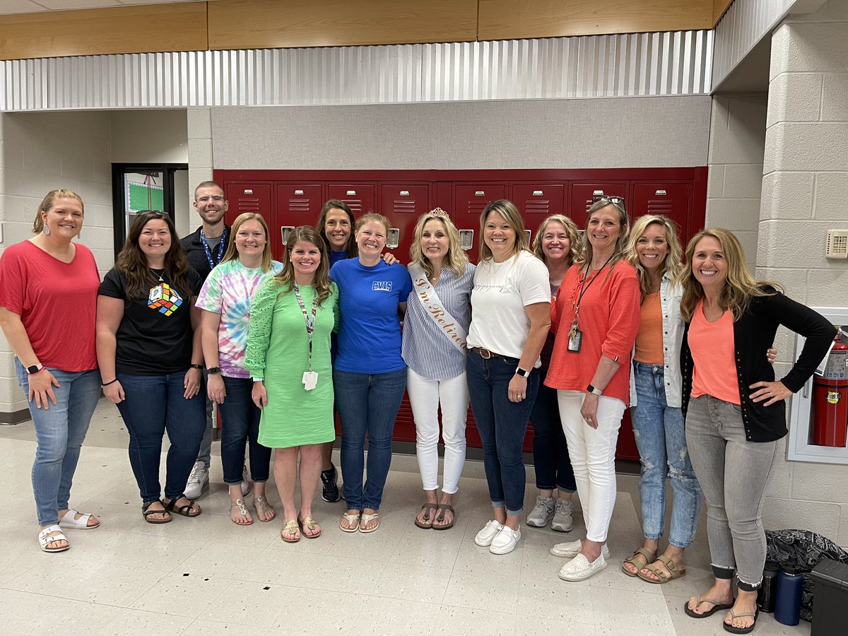 What an amazing (&amp; emotional) end to our year! Science project “watch party”, kickball tournament, senior walk thru, &amp; celebrating my teammate’s retirement! Congratulations, <a href="/KLongStrong/">Kathy Long</a>! <a href="/CVIS17350/">CVIS</a> <a href="/CVSD17350/">Conewago Valley SD</a>
