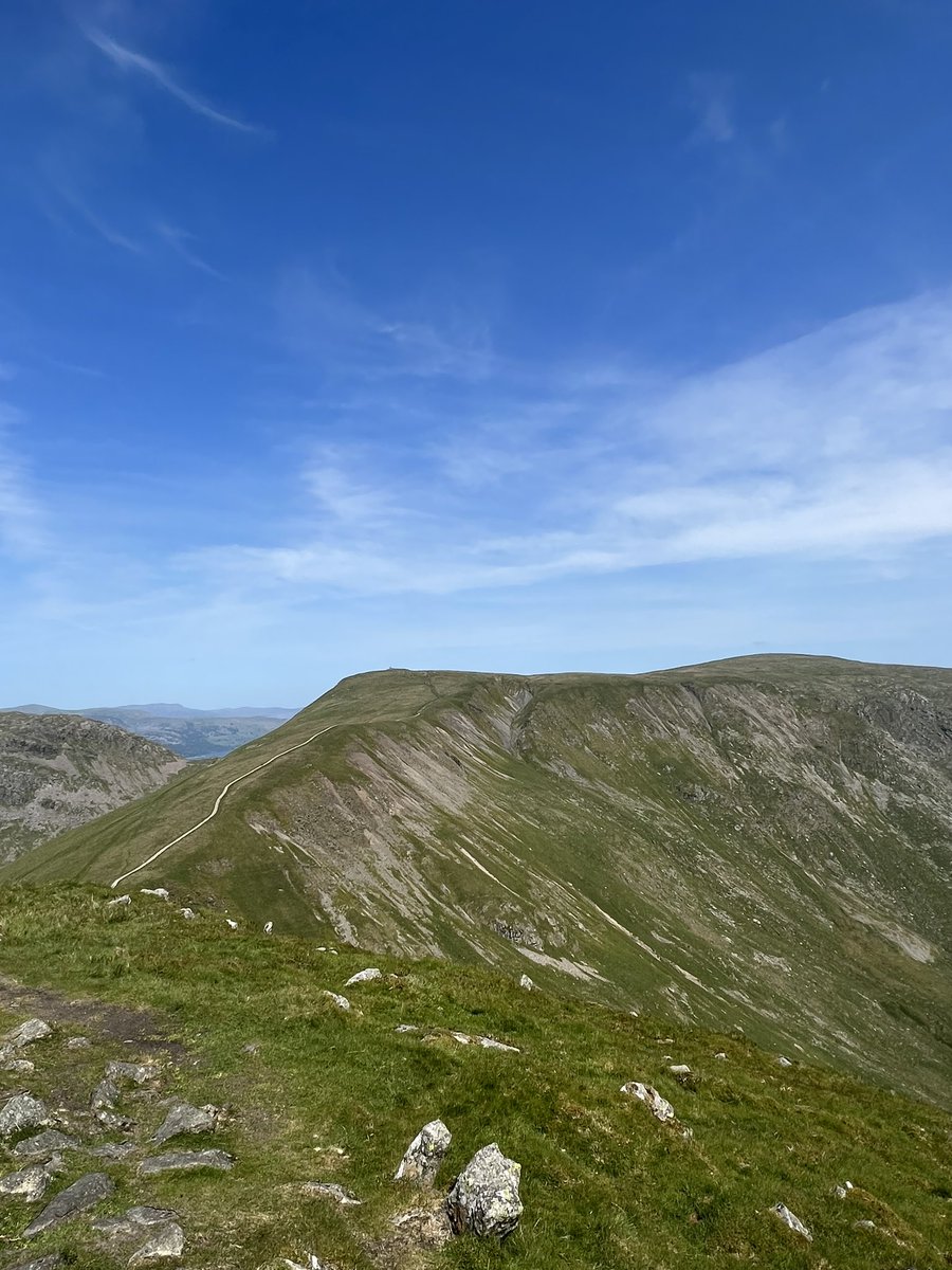 A #LakeDistrict day. 🙌⛰️

Met a 3 yr old girl who was born prem…climbing 40 mountains before age 4, fundraising for SCBU! 

Met an older lady - was doing #Wainwrights with her hubby…He died & she has 22 left to walk in his memory. 

What special stories #mountains hold. 💚