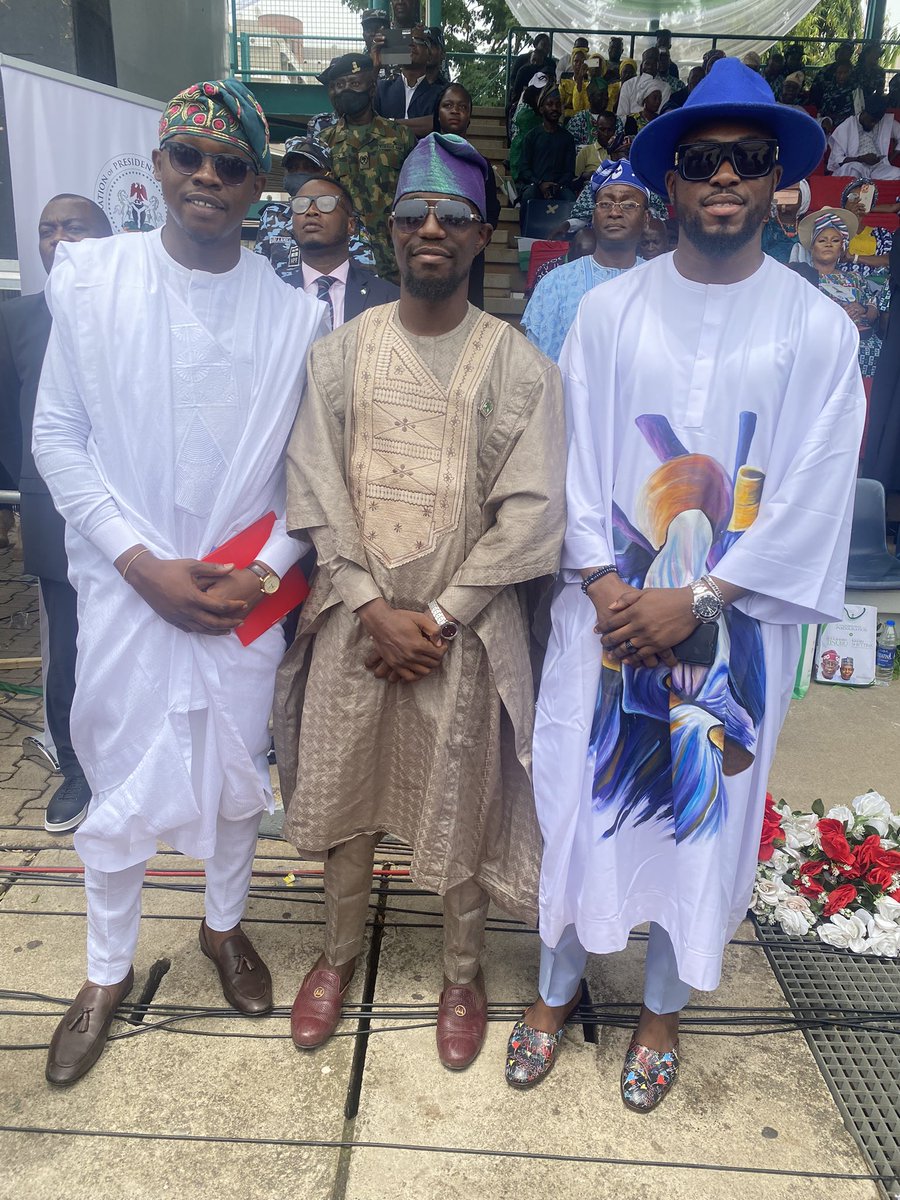 topeatiba's tweet photo. A few pictures from earlier today #InaugurationDay #RenewedHope 🇳🇬 https://t.co/sGzctBJiUA