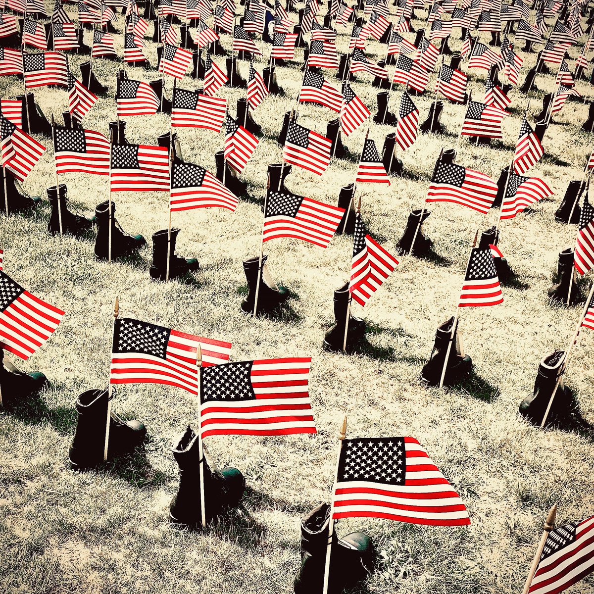 Remembering those who gave all.
#MemorialDay 🇺🇸