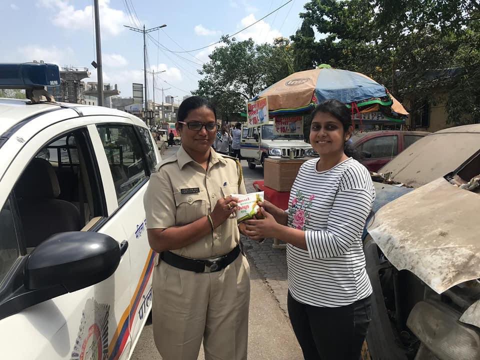 KeyaSMamma's tweet photo. Buttermilk Distribution Drive with @SNEHFoundation for community helpers is ongoing by our team members.
Dear @Amul_Coop can you please help us with some packets of #AmulChaas for distribution.
#amulpune
#SnehFoundation https://t.co/dhYsb5jUN0