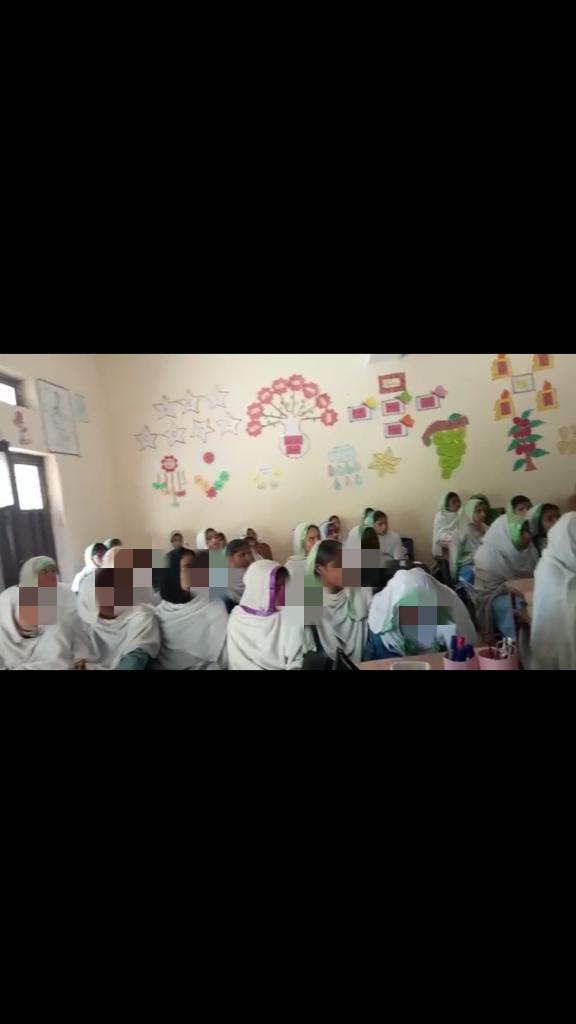 'Awareness is the greatest agent for change.'
BFA's Students Awareness Drive continues, AD(Tr) moderated students of Govt Girls M/School near Railway Pattak Sariab Road Quetta on Food Safety & Kitchen SOPs.
@AQuddusBizanjo
@ChiefSecretary
@BalochistanFood
@NaeemBazaiPk
@dpr_gob