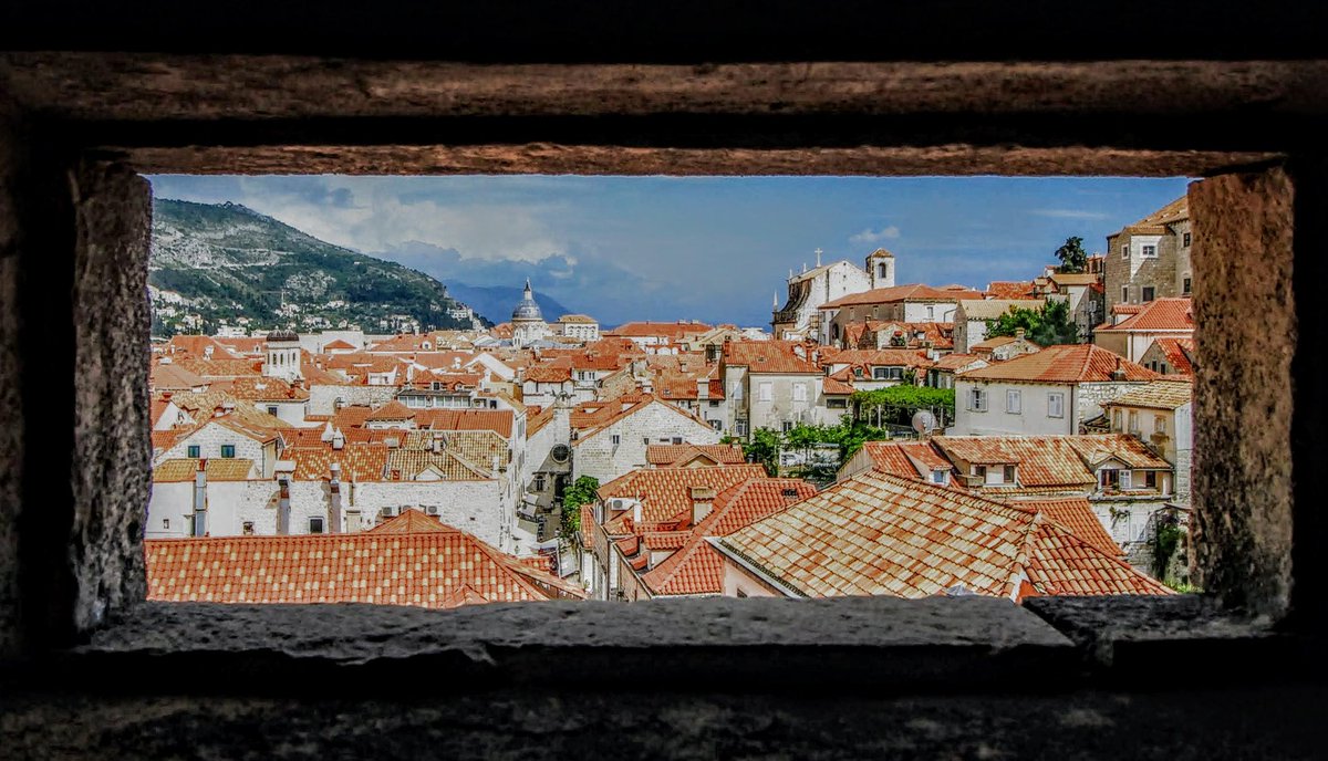 One more from the murals 
#Dubrovnik #dubrovnikmurals #canonphotography #canon #1300d #streetphotography #Croatia