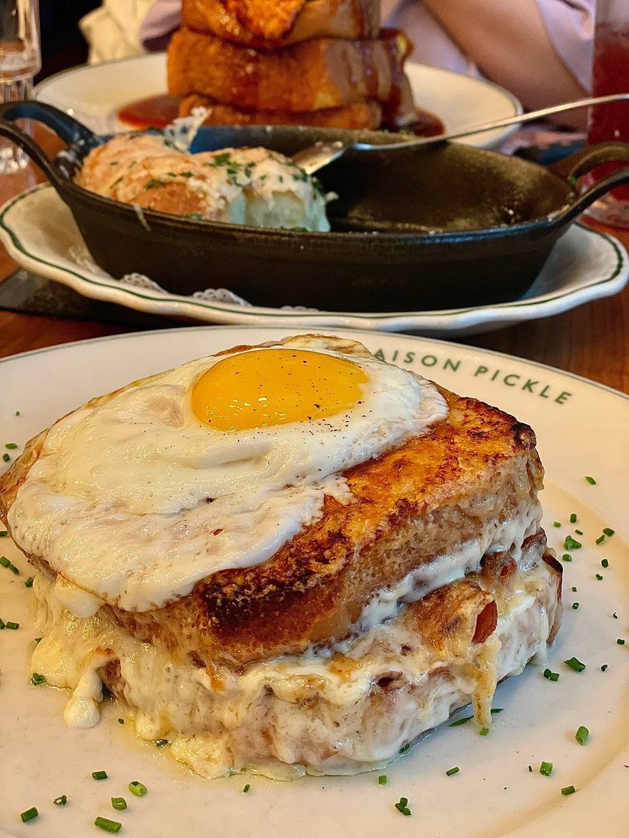 MeshooNon's tweet image. I chose  delicious food as lunch with my friends.🥪🥪