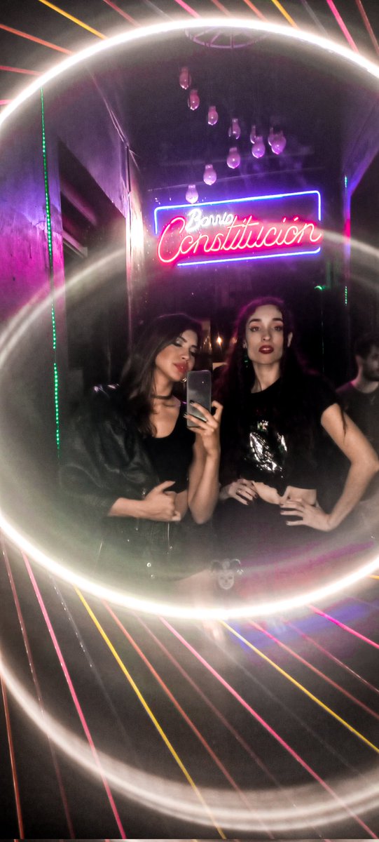Con mi partner in crime <a href="/ValdezAdri/">Adri Valdez</a> after el tributo que hicimos a Miley Cyrus en <a href="/constitucionpy/">Club Constitucion</a> 🔥