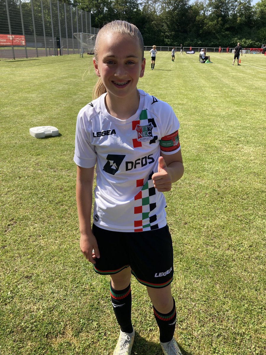 SHoogsteder's tweet photo. Het seizoen zit erop! Gelijke kansen van A tot Z. Geen uitzonderingen maar gewoon ‘one of the guys’ zijn en in een geweldige topsport omgeving leren 🔴🟢⚫️ precies wat ze zocht

Op naar de O12 volgend seizoen 💪 https://t.co/q24OvIFbSR